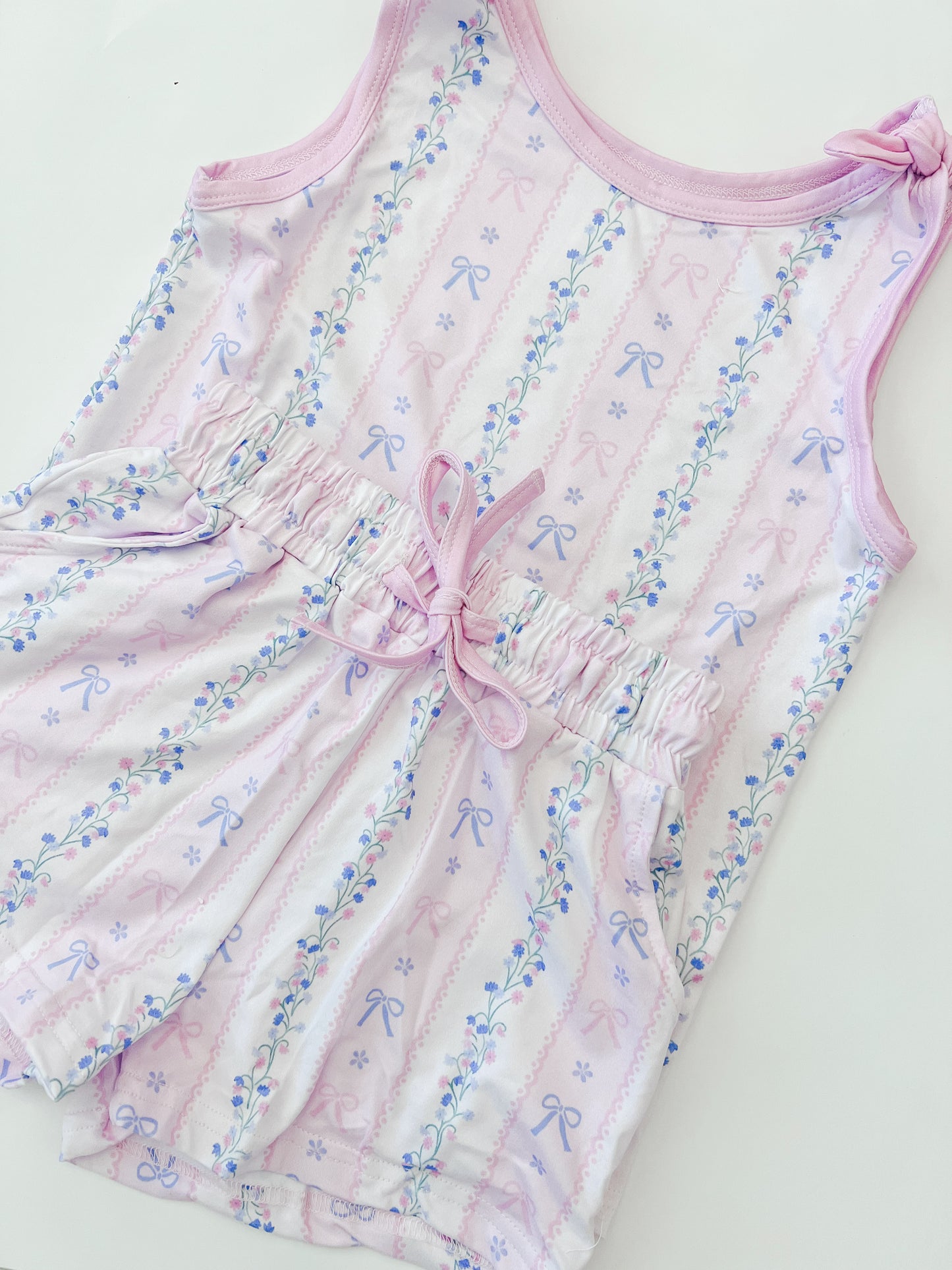 Emma’s Bows Lounge Set