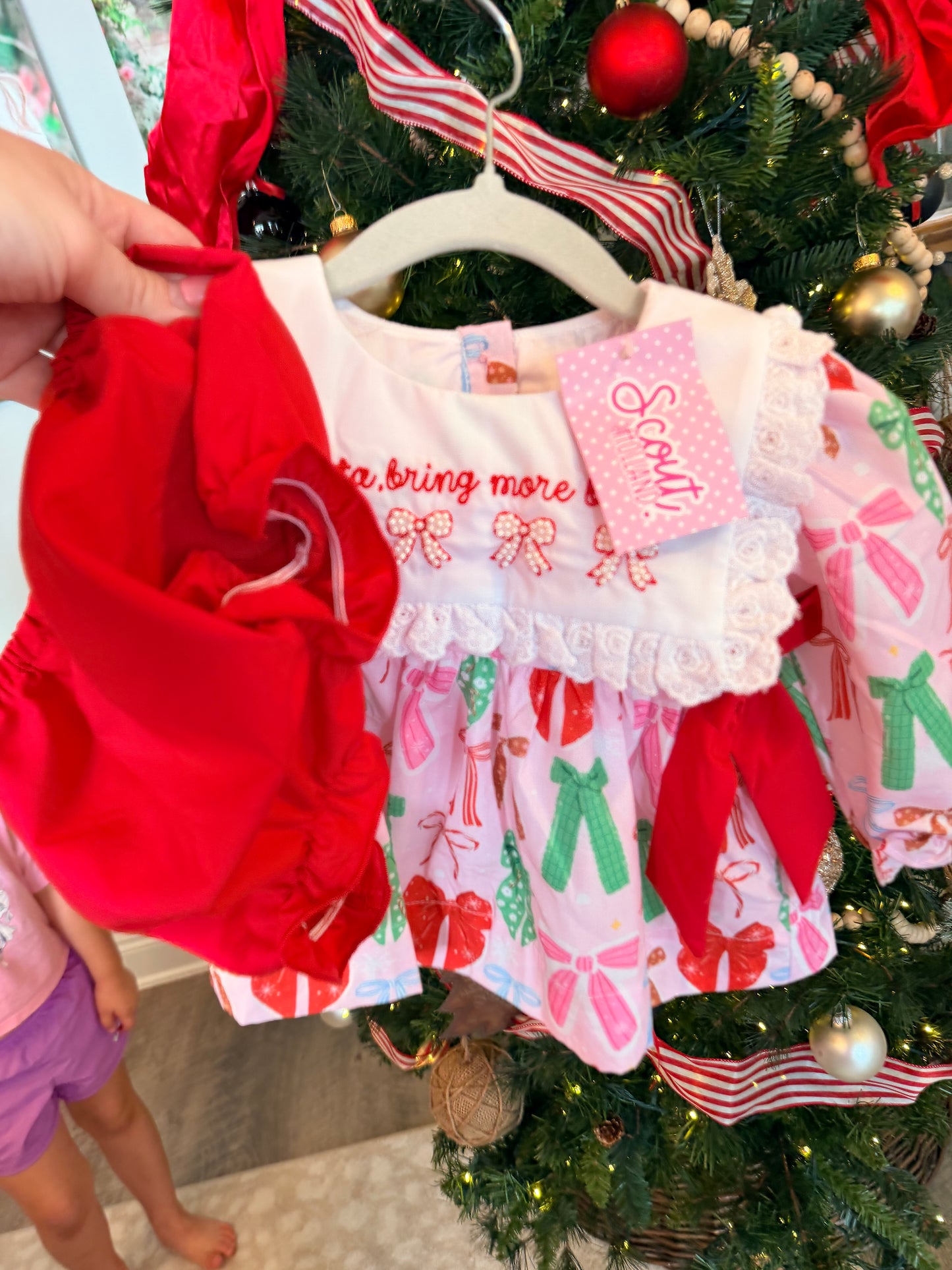 Santa, Bring More Bows Pearl Collection
